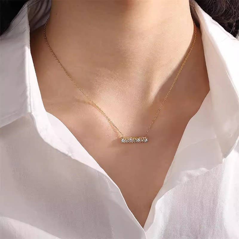 18K STAINLESS STEEL TARNISH FREE BAR NECKLACE: GOLD