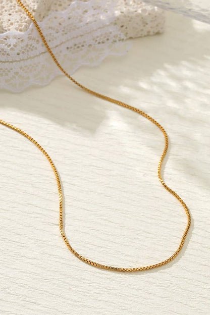 STAINLESS STEEL WATERPROOF TARNISH FREE NECKLACE BOX: Gold