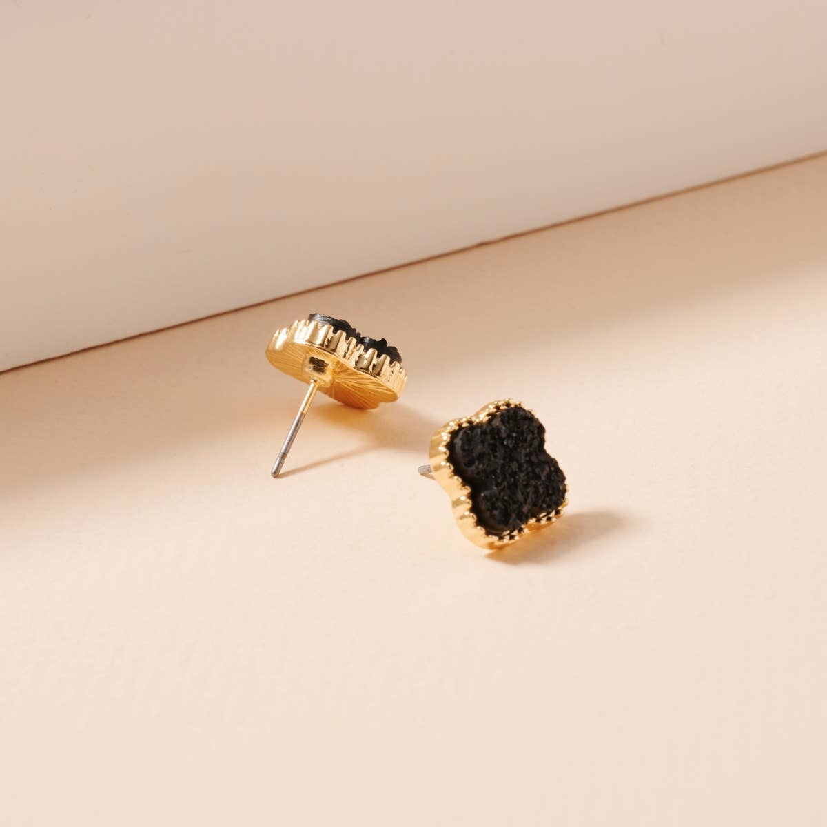 Flower Stud Earrings: Black