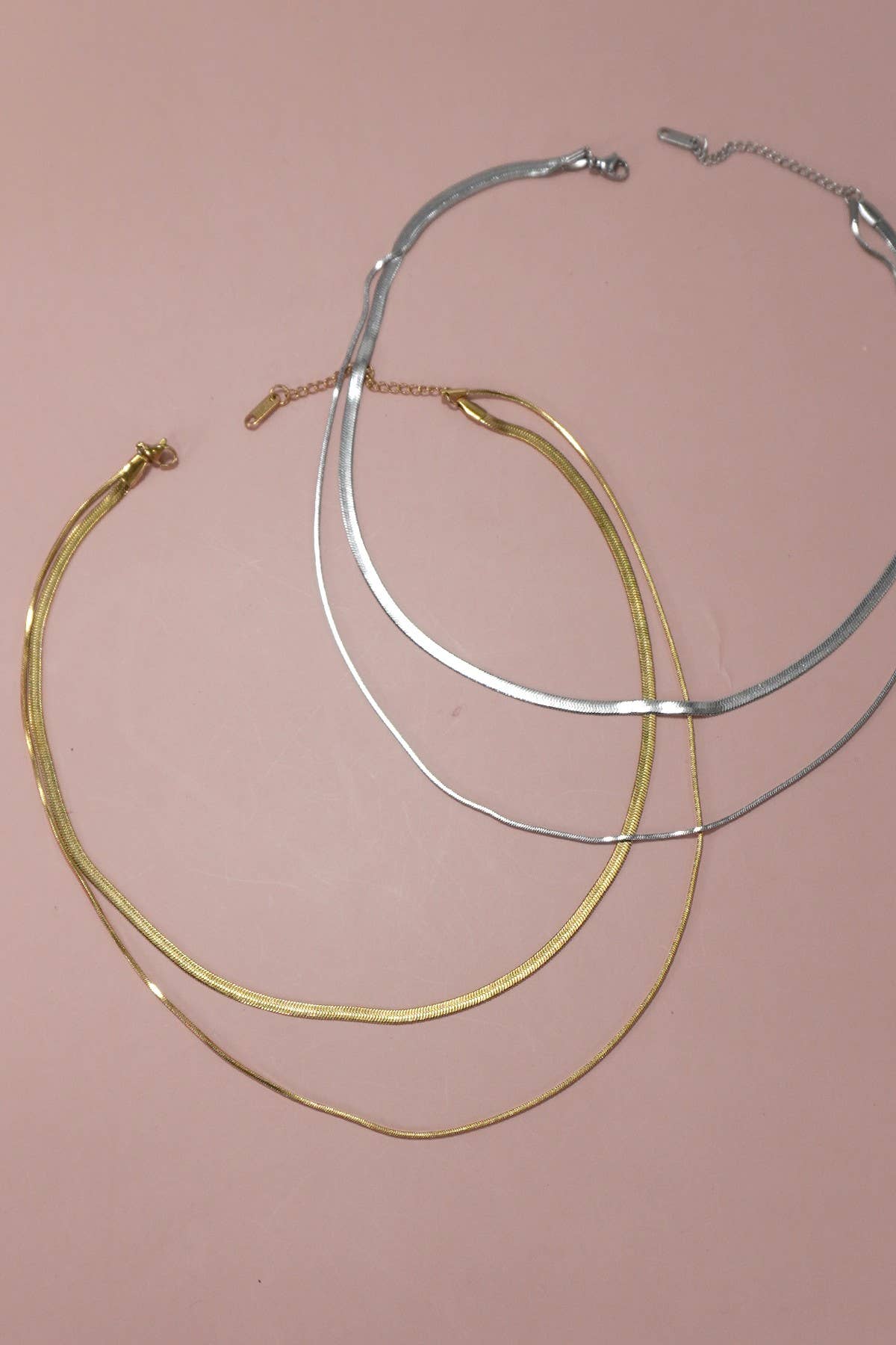 STAINLESS STEEL TARNISH FREE MULTI LAYER NECKLACE: GOLD